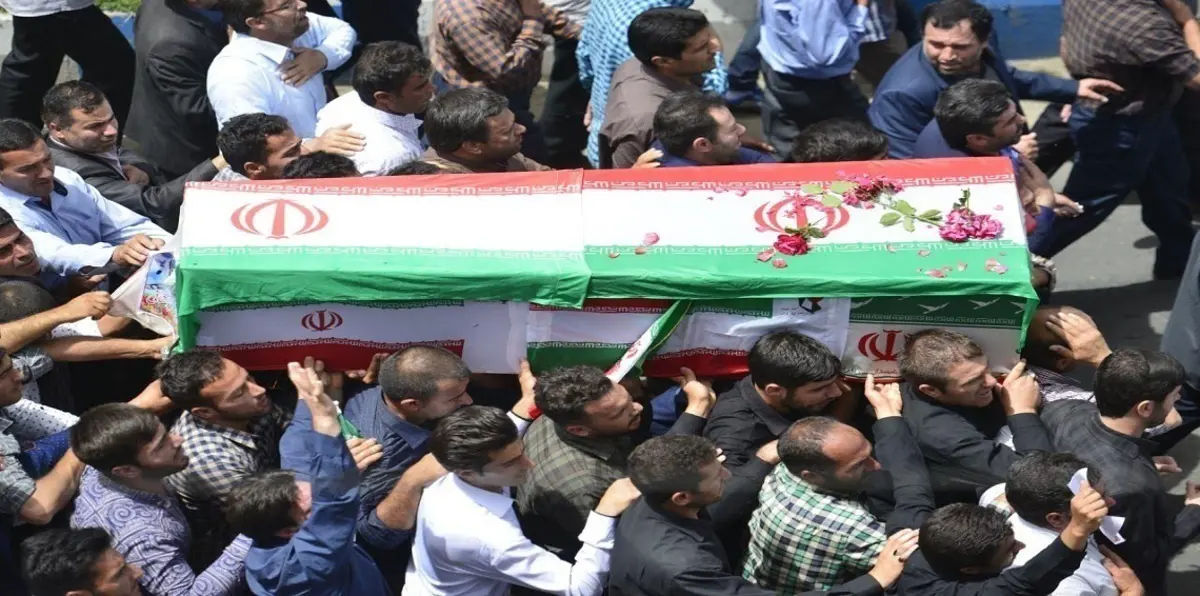 تصفية ضابط بالحرس الثوري الإيراني وعائلته على يد جماعة كردية معارضة