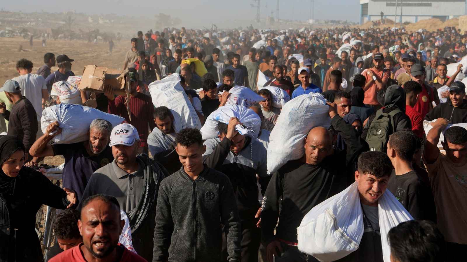 "مساعدات الموت".. عشرات القتلى والجرحى برصاص إسرائيلي قرب "نتساريم"