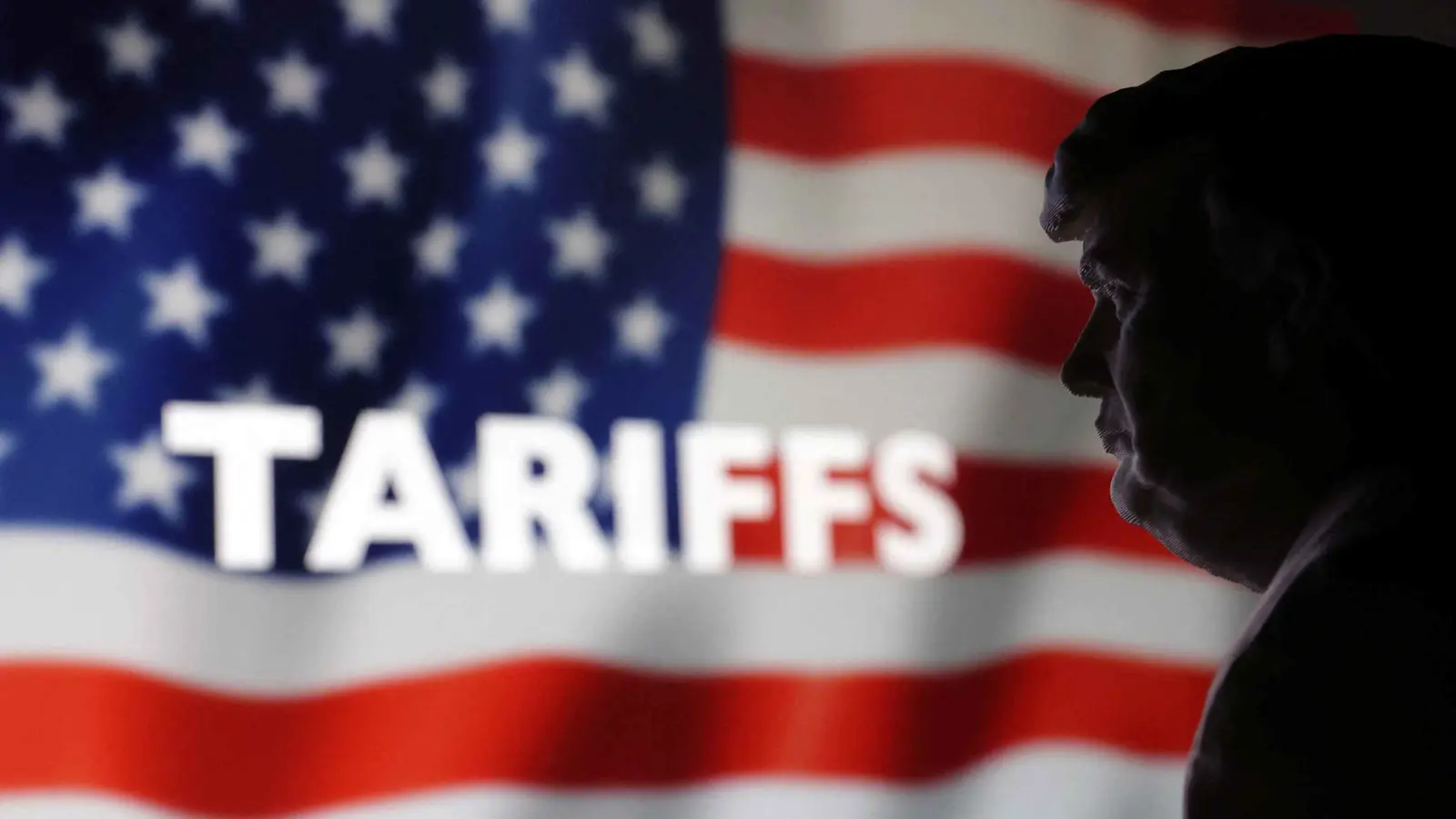 "رسوم ترامب".. توقعات قاتمة بركود اقتصادي عالمي