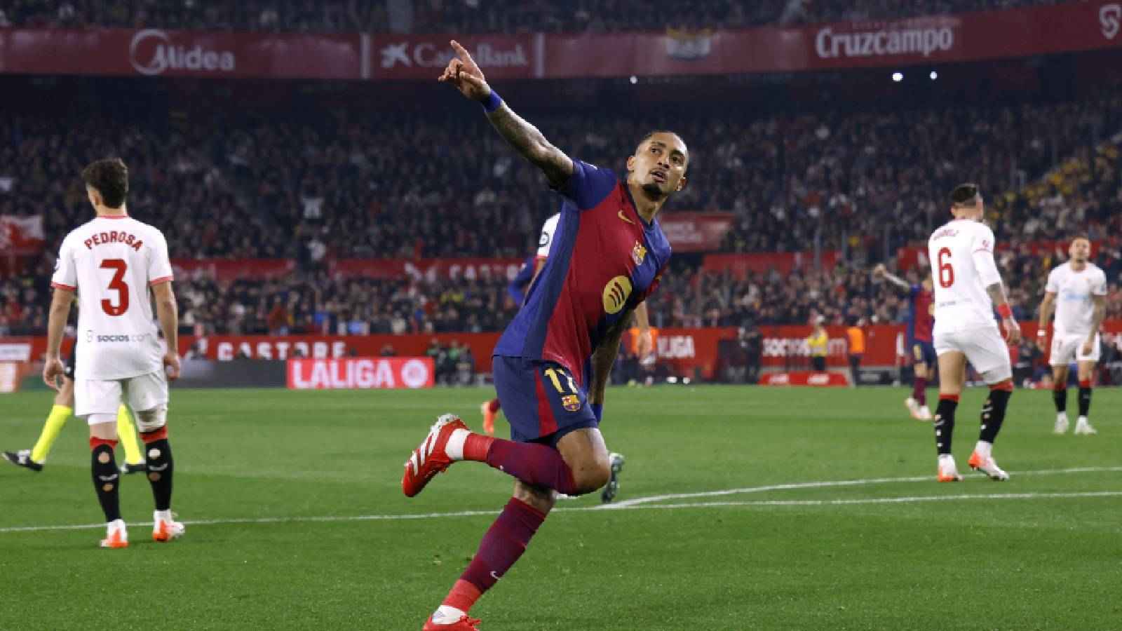 بالدموع.. رافينيا يكشف تفاصيل صادمة حول حالة فيتور روكي في برشلونة