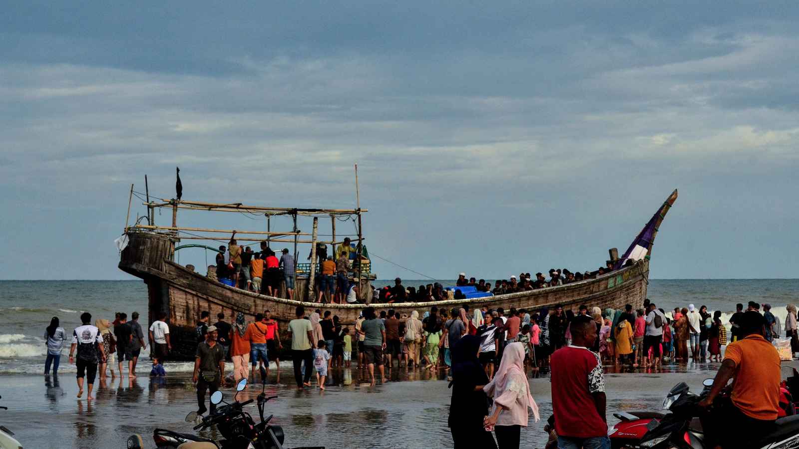 بسبب تقليص المساعدات.. مئات الوفيات من الروهينغا في البحر