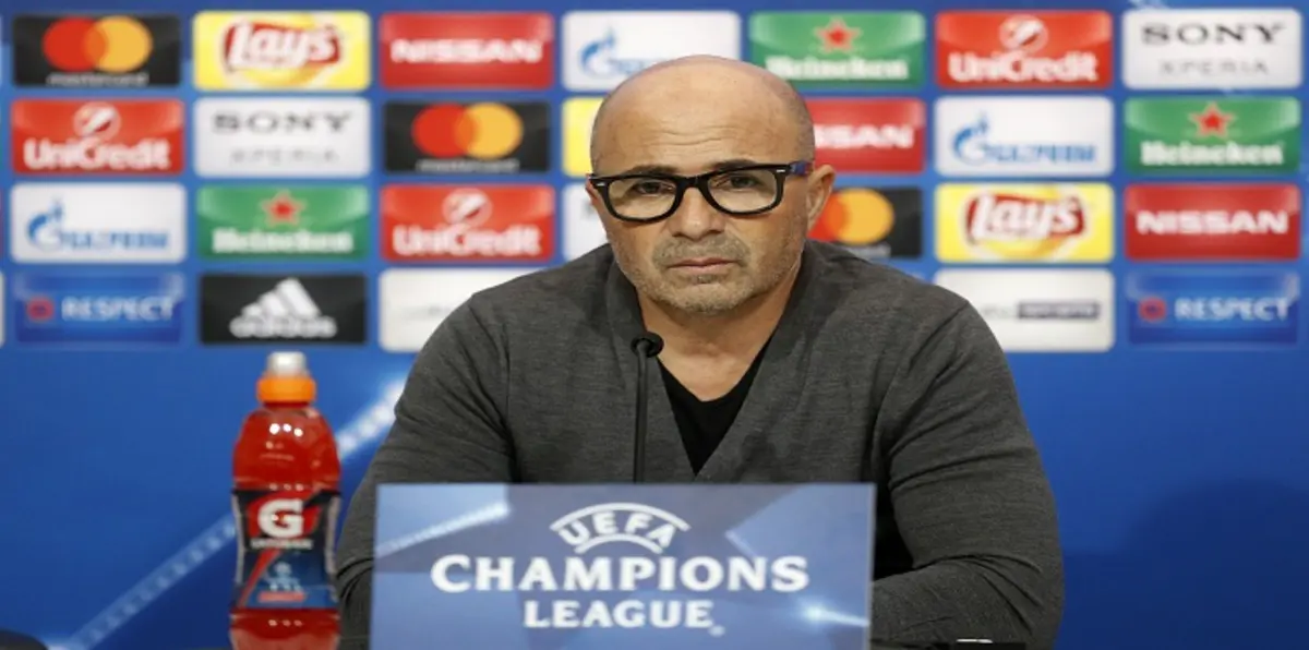 سامباولي يدعو  لاعبي إشبيلية للحذر من ليستر سيتي