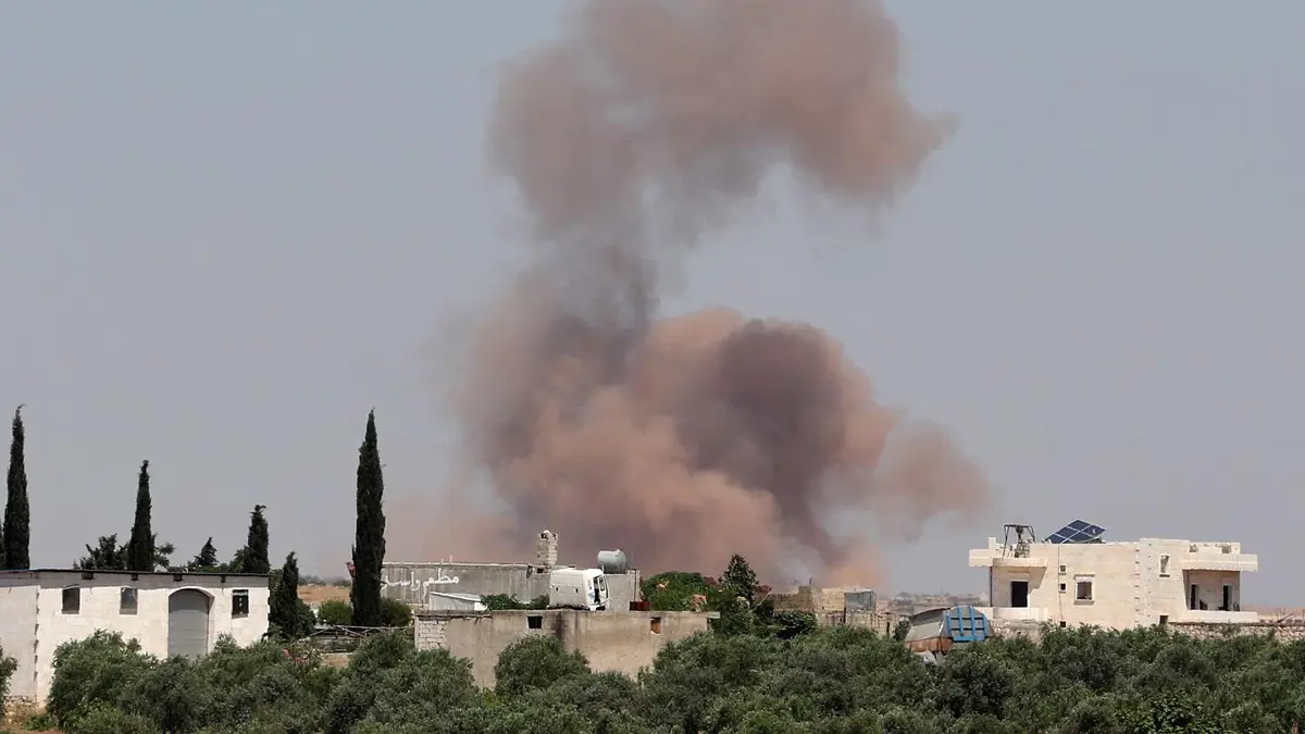 قصف روسي "عنيف" يستهدف مواقف للمعارضة السورية في إدلب