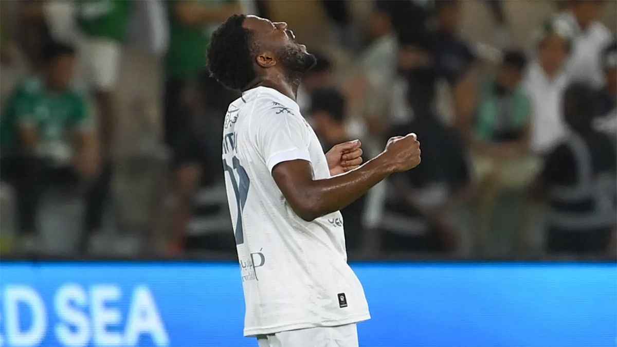 ناد فرنسي ينقض على "جوهرة" الشباب السعودي