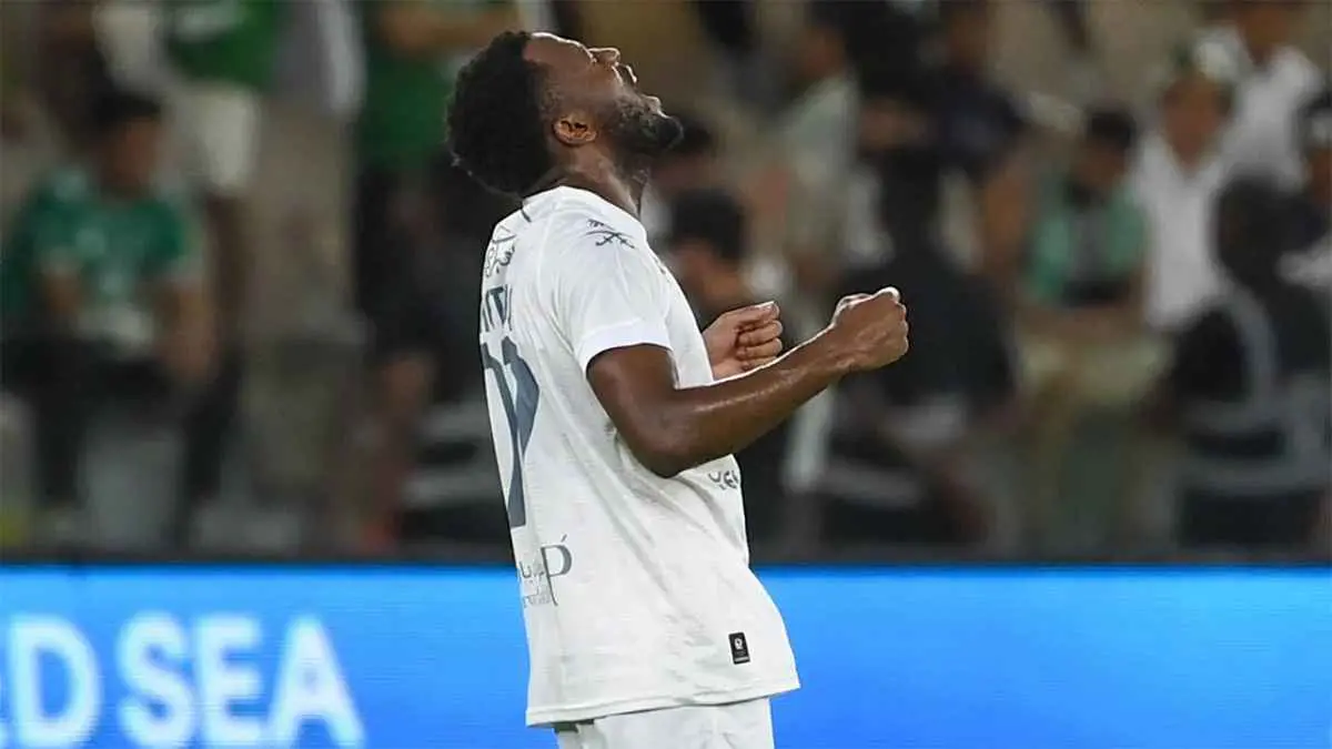 ناد فرنسي ينقض على "جوهرة" الشباب السعودي