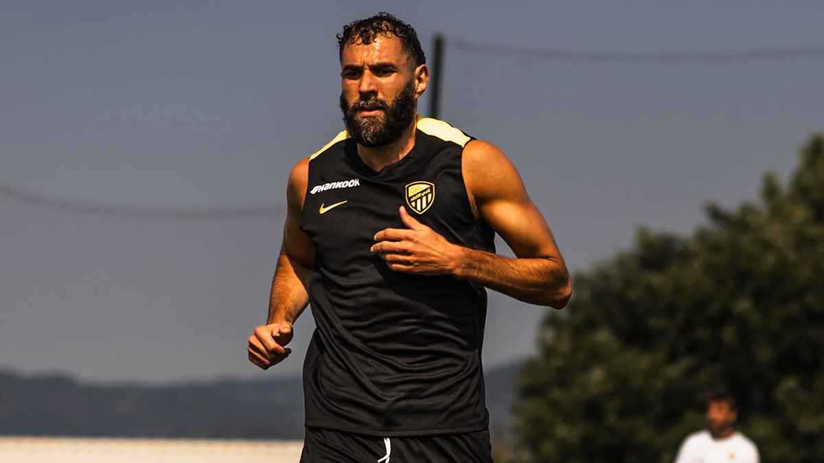 الوحش جاهز.. مدرب كريم بنزيما يرعب النصر السعودي