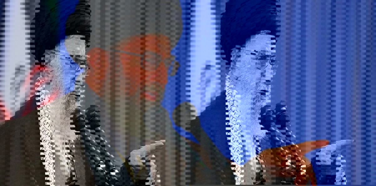 خامنئي يهاجم واشنطن وبروكسل في أول تعليق على الضربات الأمريكية على مطار الشعيرات