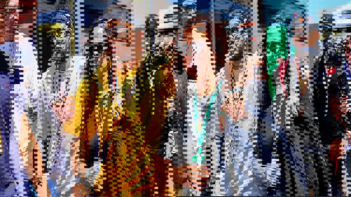 نيمار يواجه دعوى قضائية في البرازيل بسبب صديق والدته