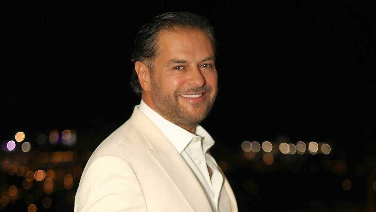 أزمة "القُبلة" تشتعل.. نقابة لبنان ترد وتدافع عن راغب علامة