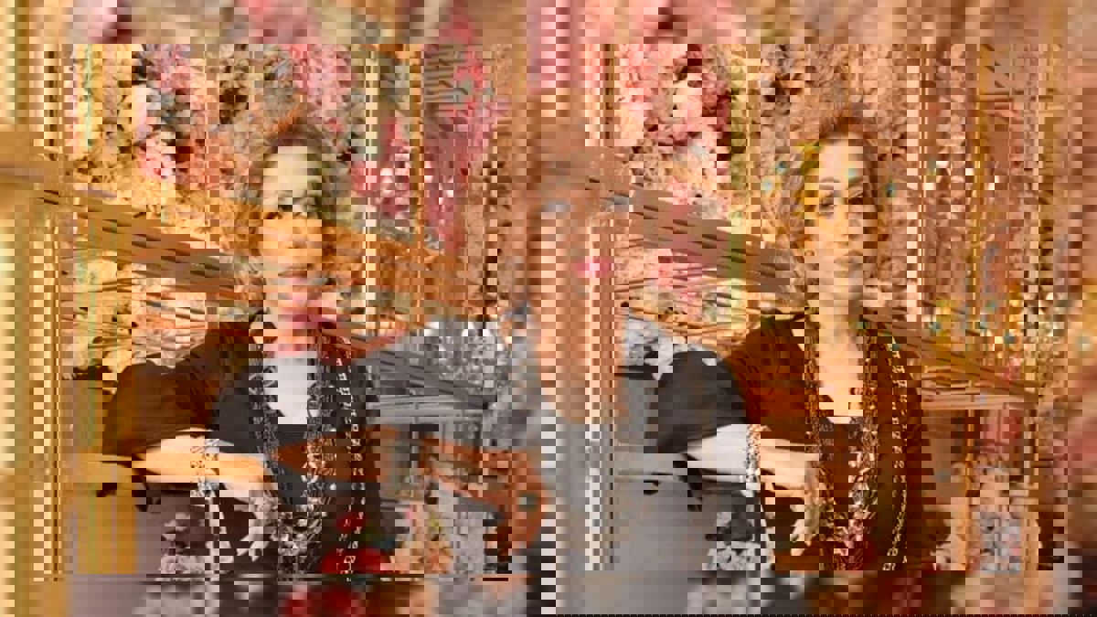 الفنانة فخرية خميس ترد على الشائعات التي تطال حالتها الصحية