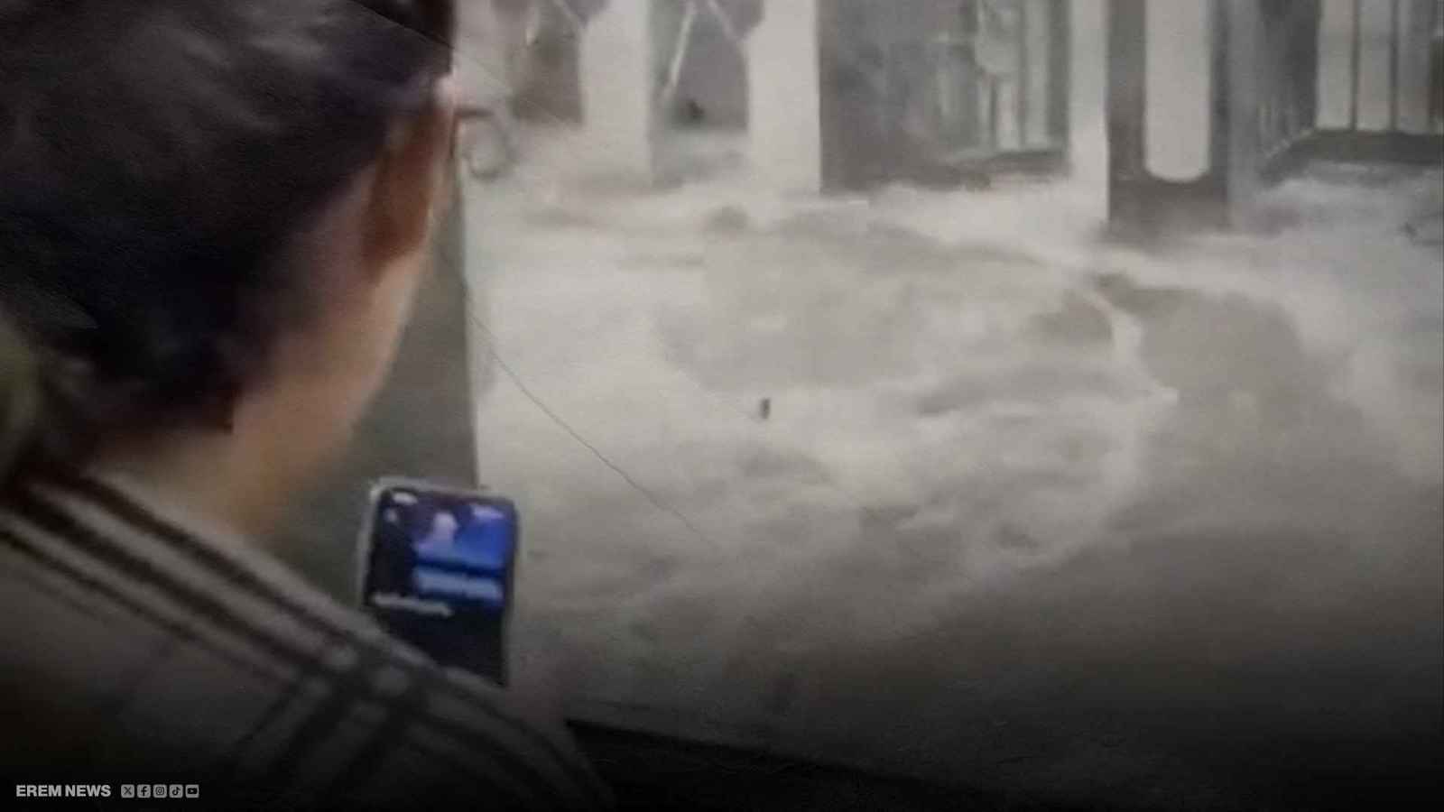 الأمطار تغرق مترو الأنفاق في نيويورك