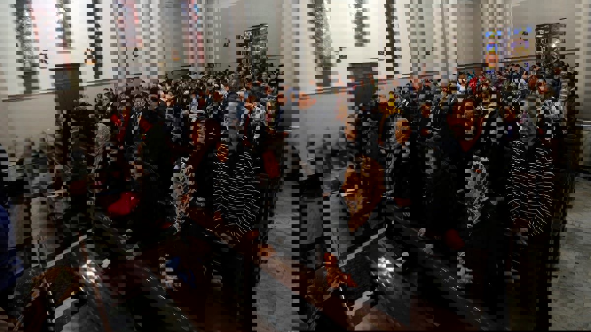 محكمة إيرانية تقضي بسجن ثلاثة مسيحيين 10 سنوات بتهمة "تشكيل كنيسة منزلية"