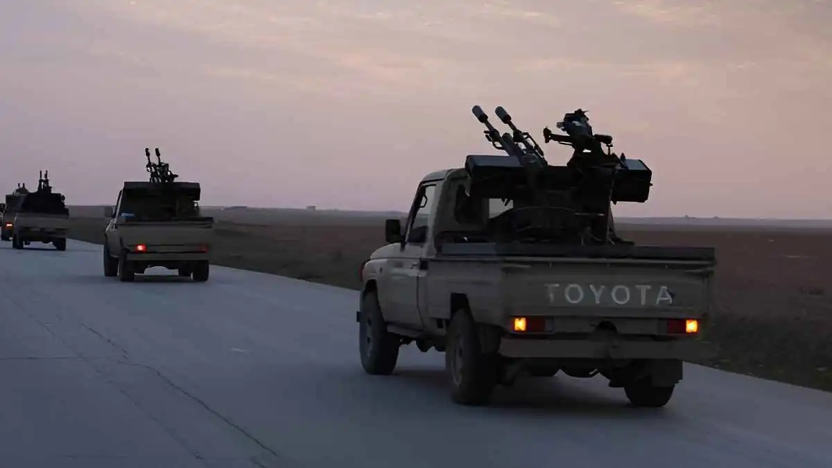 الجيش السوري يرصد إرسال "حزب الله" تعزيزات إلى منطقة الحدود