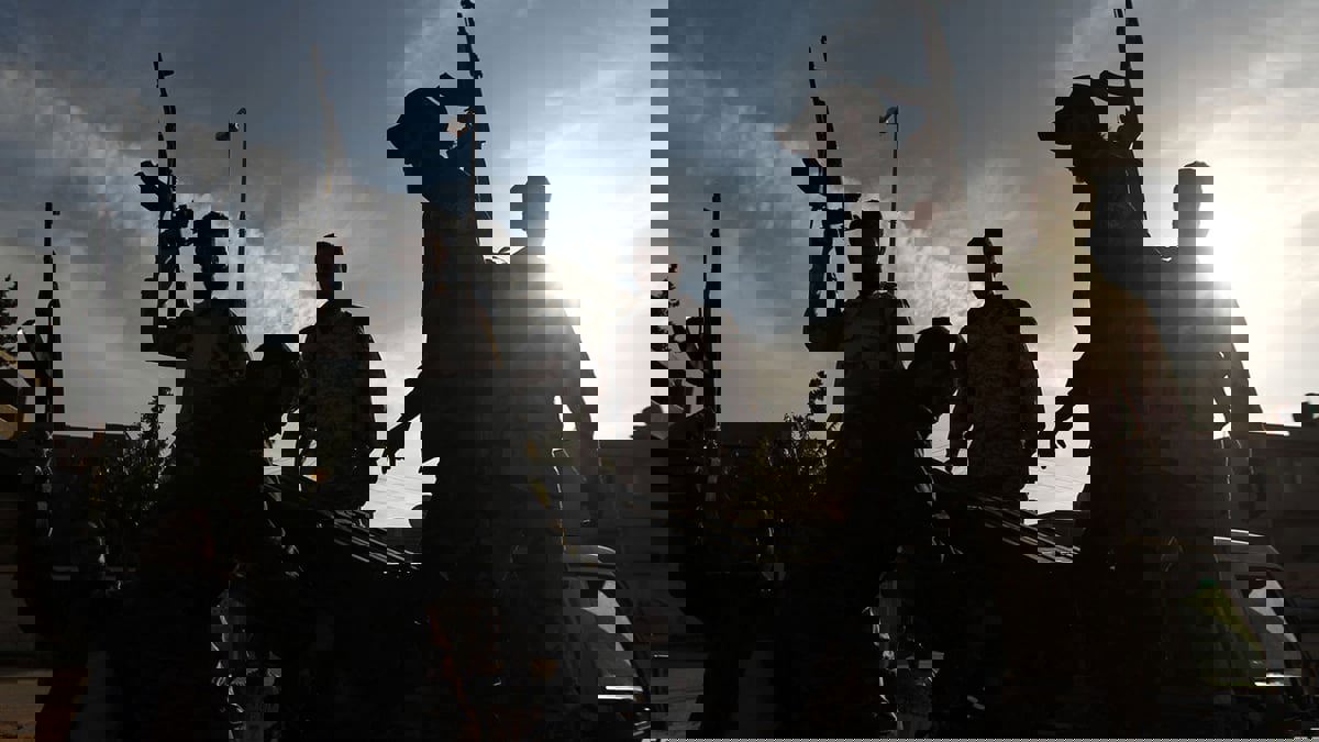 اشتباكات بالأسلحة الثقيلة بين مليشيات متناحرة في مدينة الزاوية الليبية 