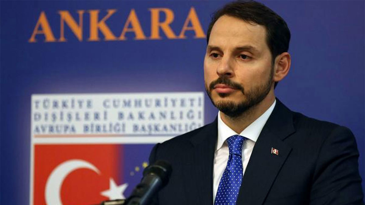 حسما للجدل بشأن احتمال عودة البيرق.. أردوغان ينهي ما تبقى من تركة صهره