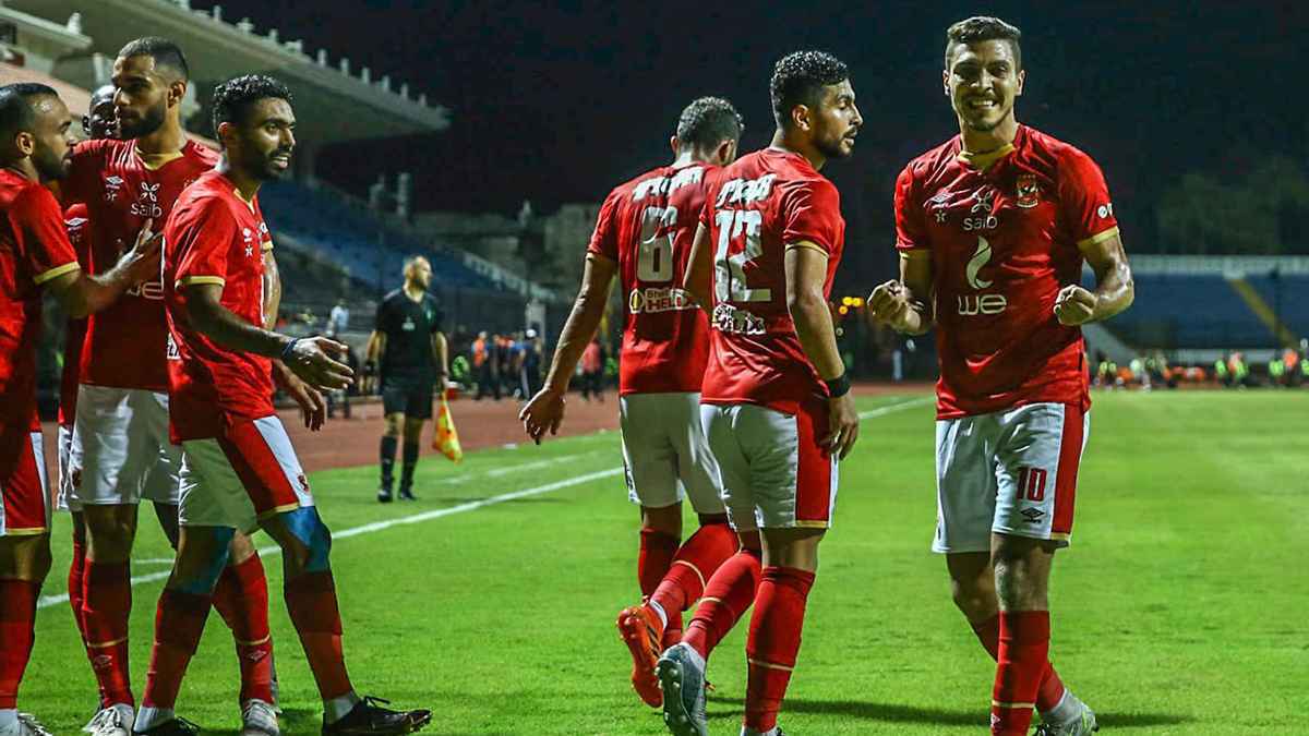 الأهلي المصري يتعاقد مع "نجمه السابق"