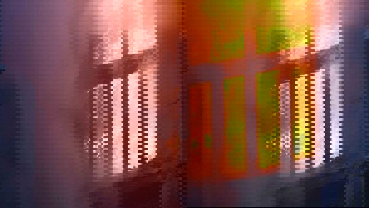 خادمة تحرق منزل كفيلتها في البحرين لهذا السبب