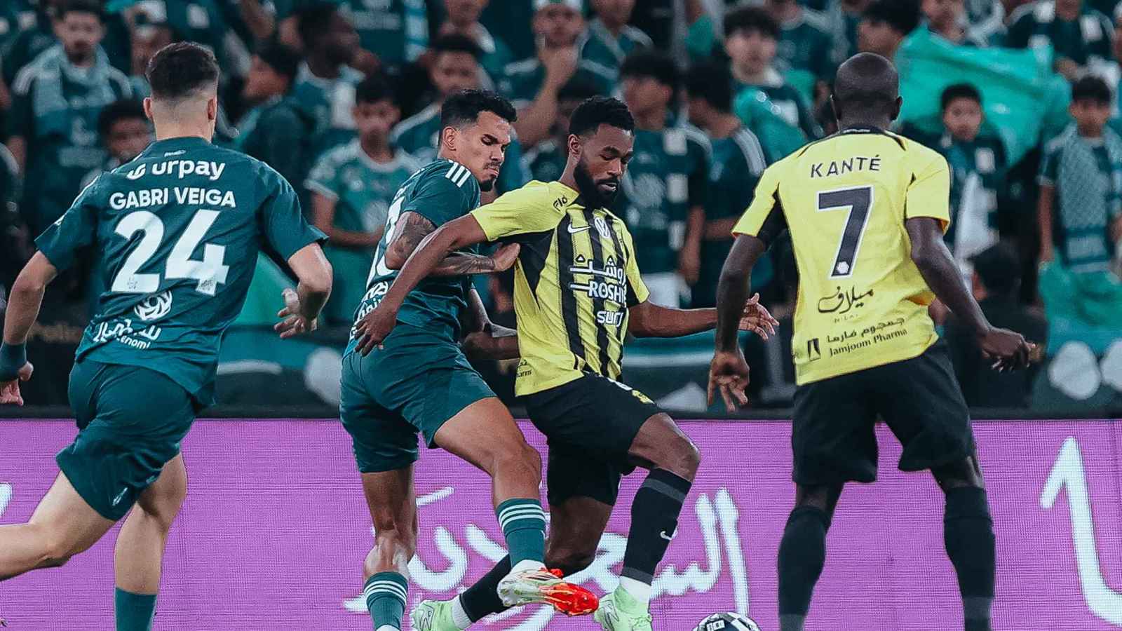 الأهلي السعودي يصارع الاتحاد على "صفقة محلية" رائعة