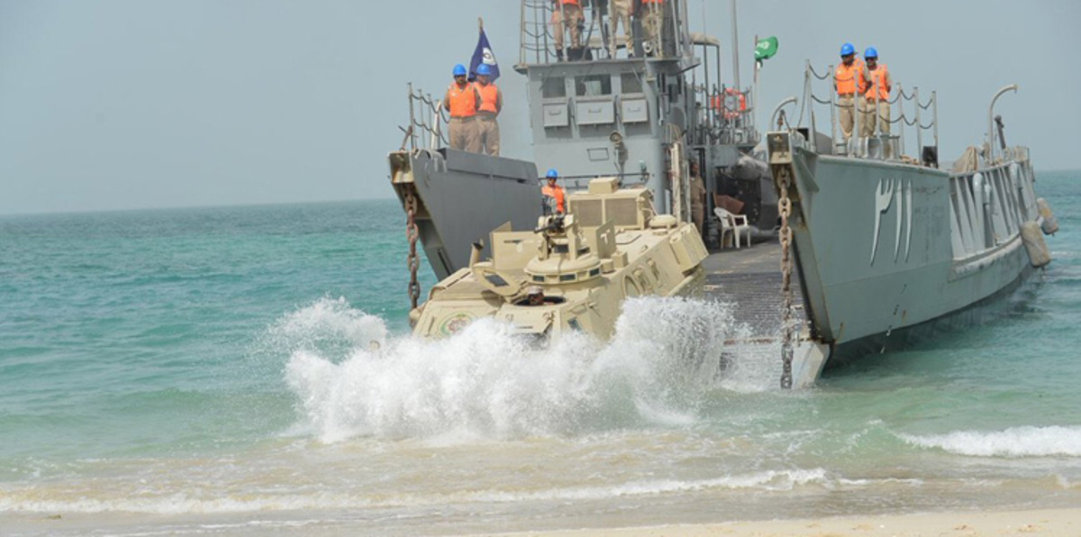 الحرس الثوري الإيراني يوجه تحذيرا للسفن السعودية المشاركة في مناورة درع الخليج 1