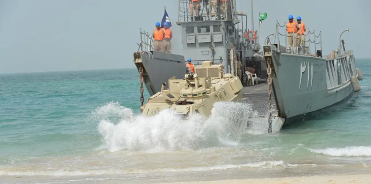 الحرس الثوري الإيراني يوجه تحذيرا للسفن السعودية المشاركة في مناورة درع الخليج 1