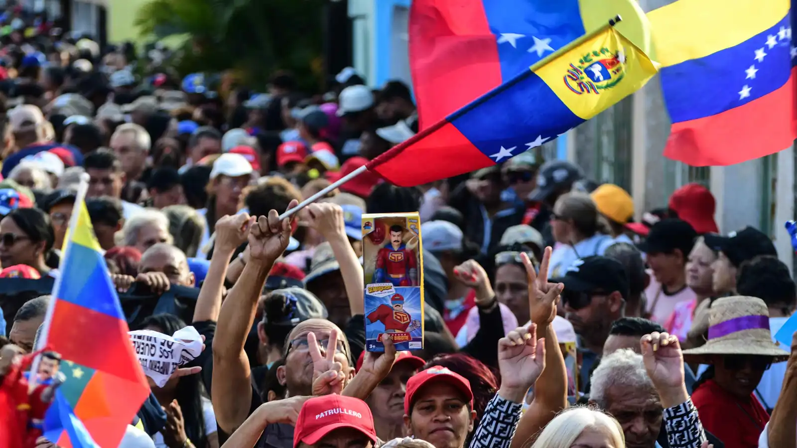 "لا مخاطر أمنية".. كراكاس ترد على دعوات أمريكية لمغادرة فنزويلا