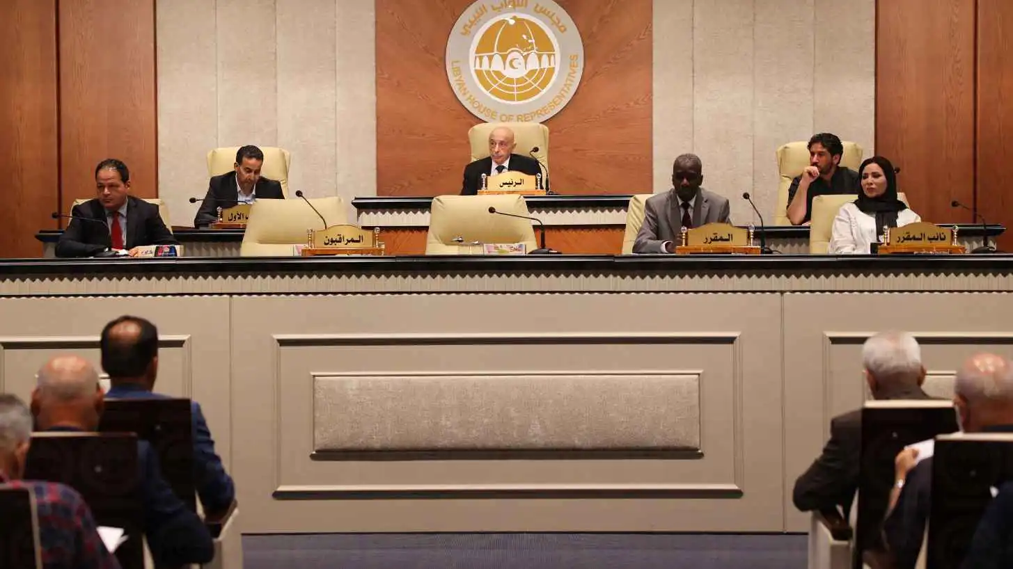 البرلمان الليبي يستدعي "المركزي" لوقف المضاربات على العملة