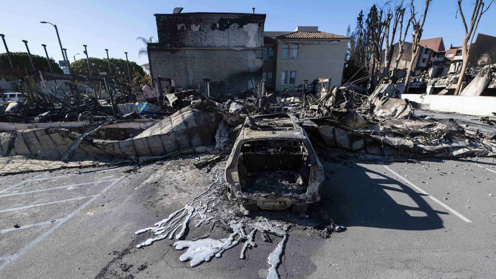 هل تدفع حرائق لوس أنجلوس الأمريكيين لتغيير نمط حياتهم؟