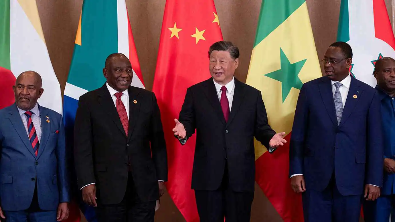 تمدد صيني في الساحل الأفريقي.. استثمارات كبرى واختبارات صعبة
