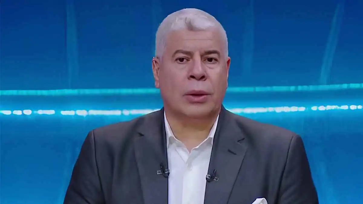 اخلع نظارتك الحمراء.. مذيعة قناة الزمالك تهاجم شوبير (فيديو)