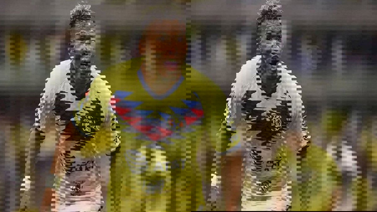 صحيفة: الكولومبي روجر مارتينيز يرفض الانضمام لنادي الهلال