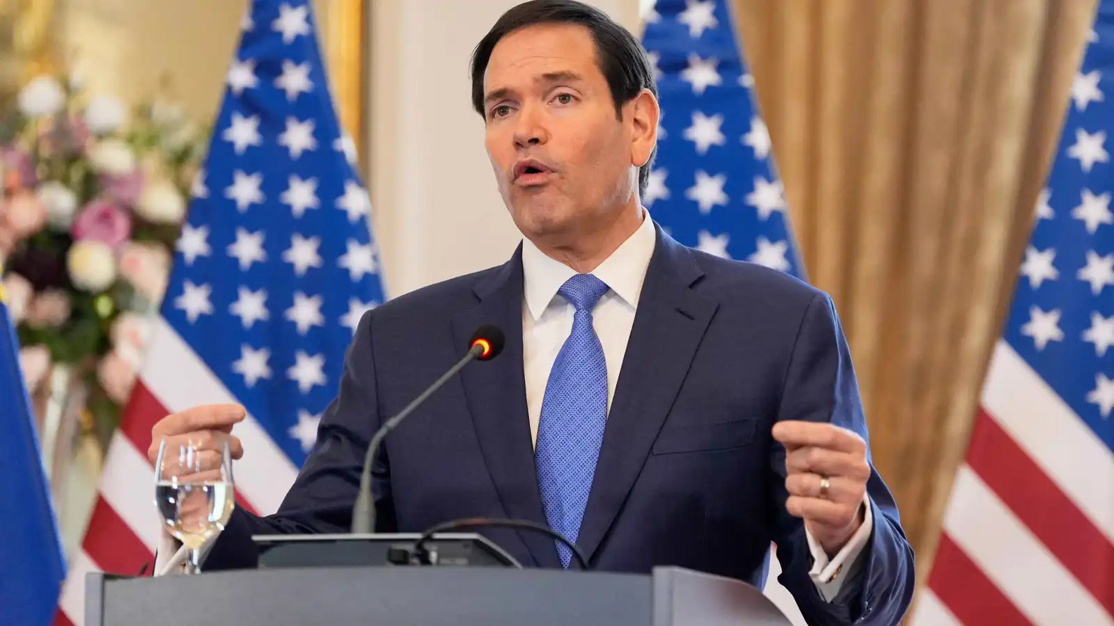 روبيو يعرب عن قلقه من استخدام روسيا "سم الضفدع" باغتيال نافالني