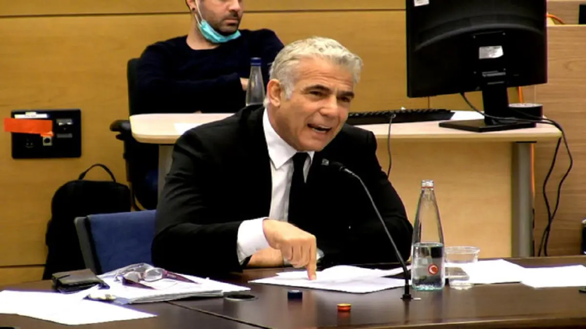 زعيم "هناك مستقبل" يعلن استعداده التعاون مع نتنياهو إذا تخلى عن غانتس