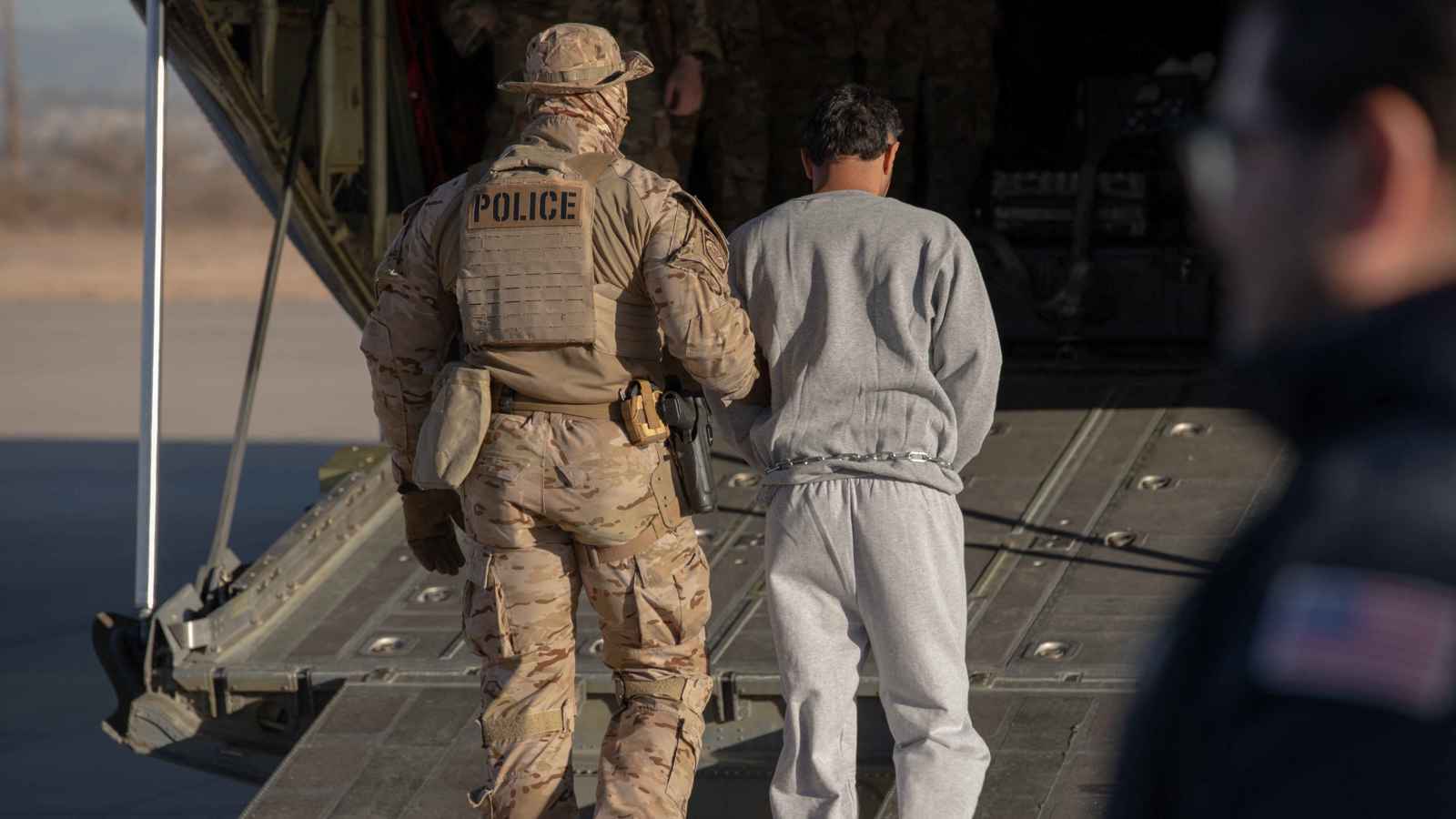 أمريكا تبحث عن دول في 3 قارات لإيواء المهاجرين