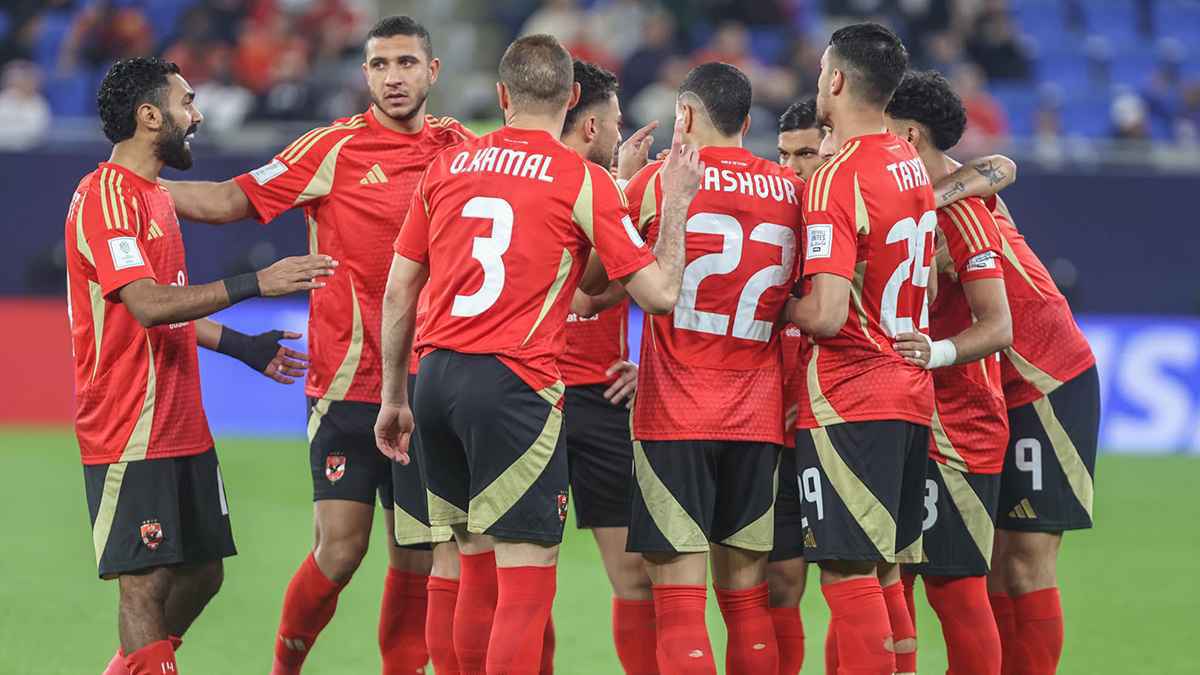 الخطيب يصنع وحشًا.. 8 صفقات لتهدئة نيران الغضب في الأهلي المصري