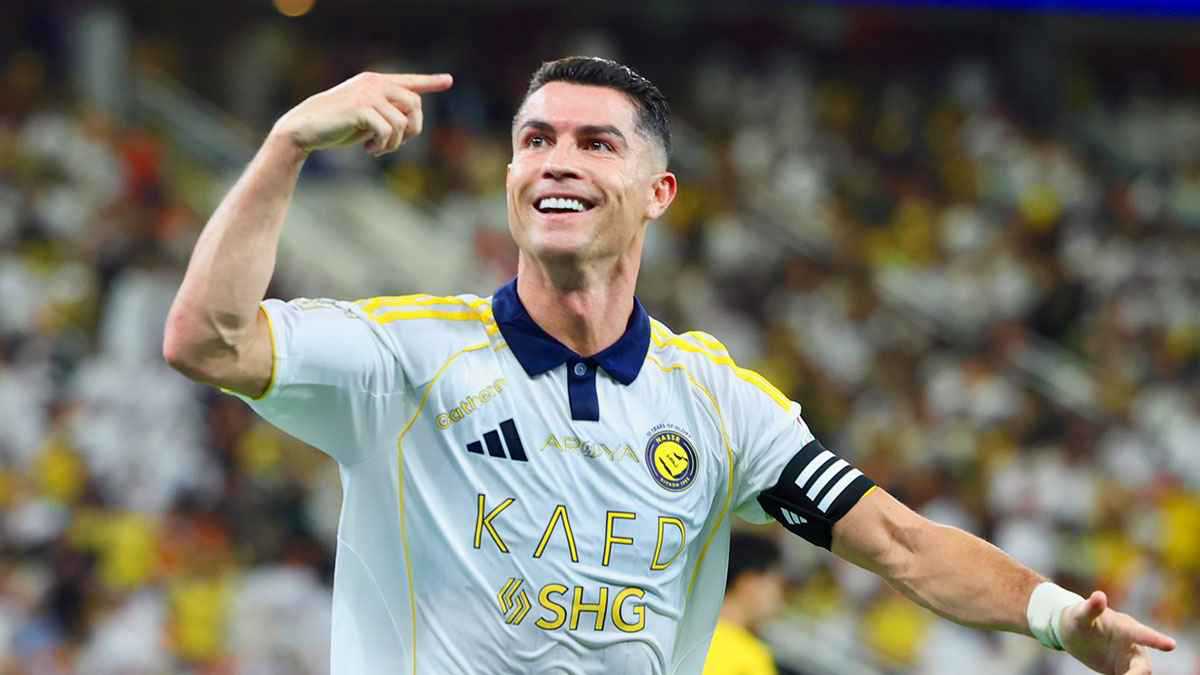 بعد 12 عاما.. كريستيانو رونالدو يكرر نفس هدفه مع ريال مدريد (فيديو)