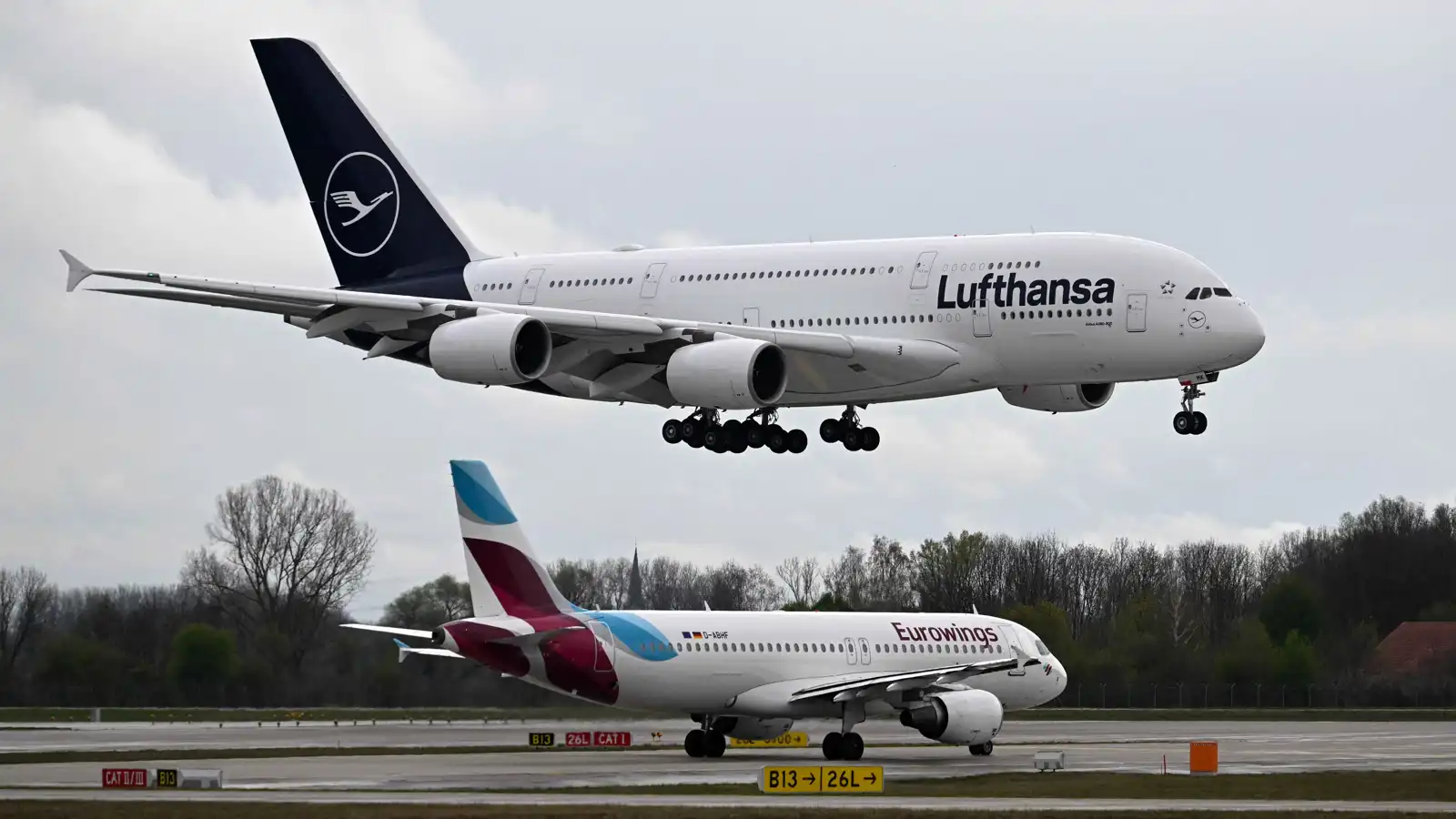 مطار ميونخ تحت حصار المسيّرات.. رحلات ملغاة وأصابع الاتهام تتجه لموسكو