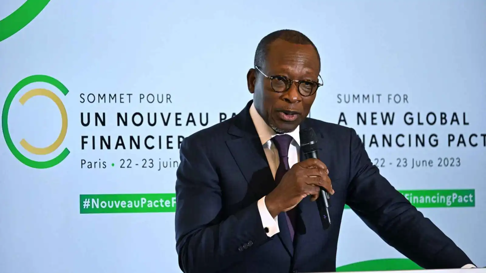 بنين.. انتخابات رئاسية تنهي الحكم المطلق لـ"ملك القطن" تالون