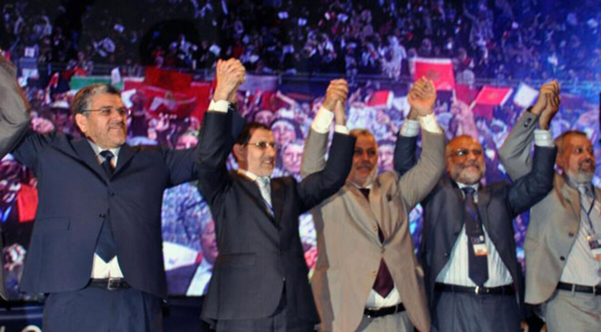 الفيسبوك يشعل حرب الخلافات داخل حزب العدالة والتنمية المغربي