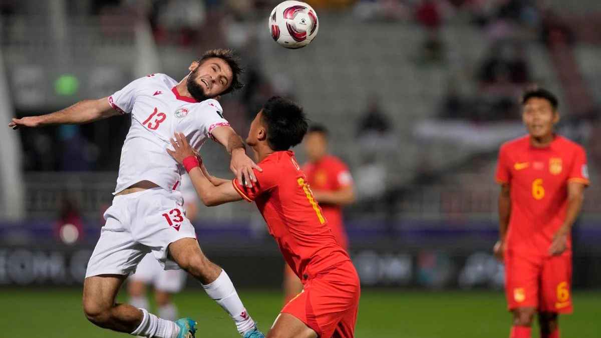 الاتحاد السعودي ينافس ناديًا إيرانيًا للتعاقد مع لاعب من طاجكستان