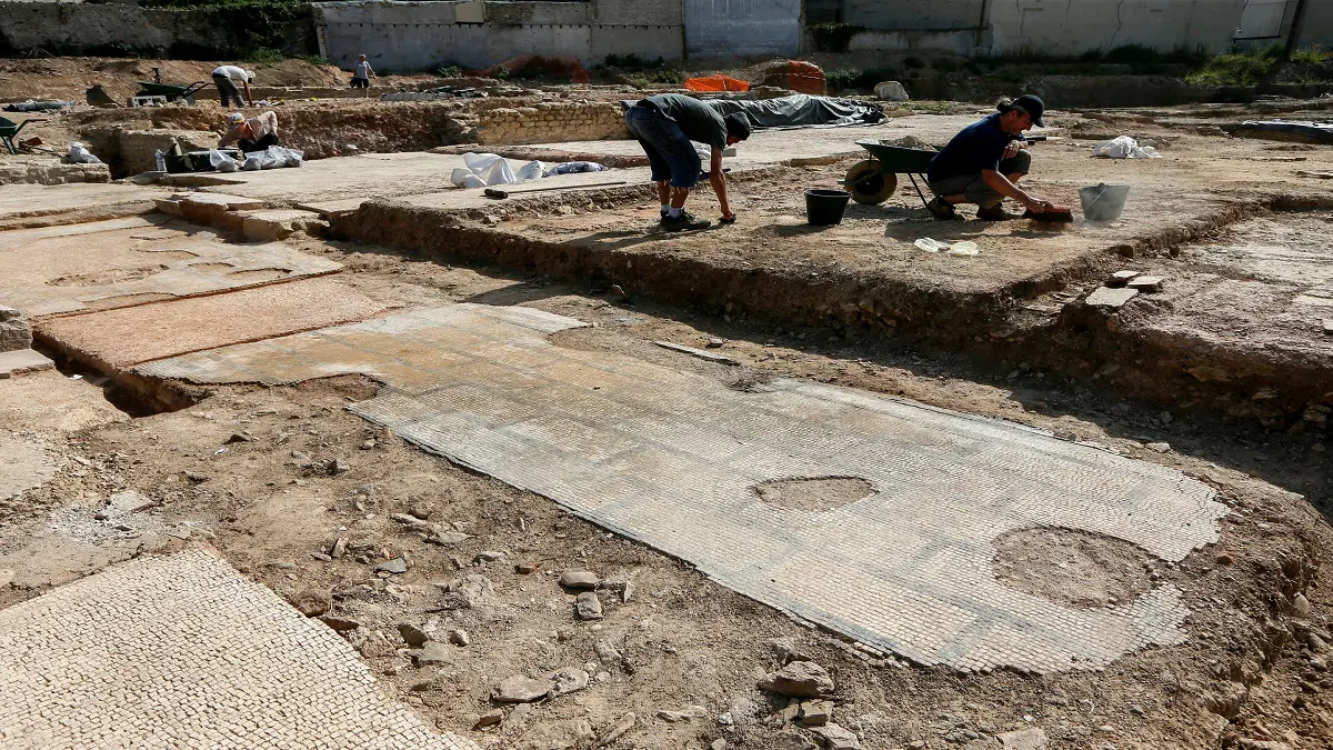 اكتشاف غرفة سرية في "دارة نيرون" برومانيا تعود لألفي عام