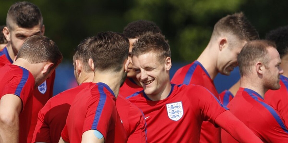 إنجلترا ترفض زيارة لاعبيها للنصب التذكاري لمعركة سوم