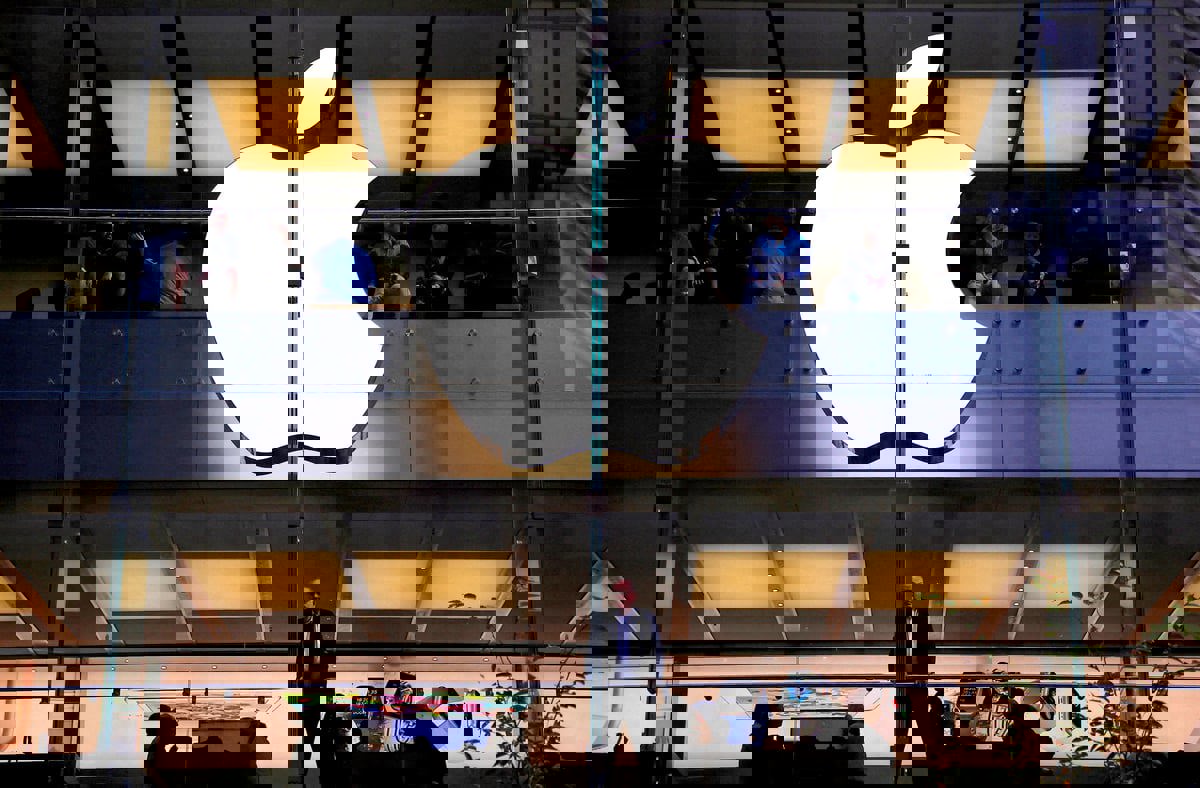 أبل تكشف عن برنامج قياسي لإعادة شراء الأسهم‎