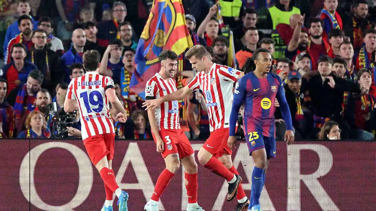 لماذا تجاهل الـVAR ضربة جزاء برشلونة ضد أتلتيكو مدريد؟