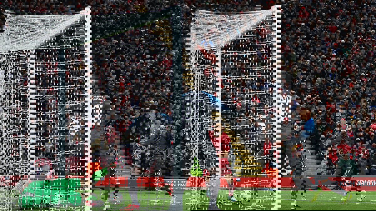 هدف محمد صلاح في مباراة ليفربول ونابولي (فيديو)