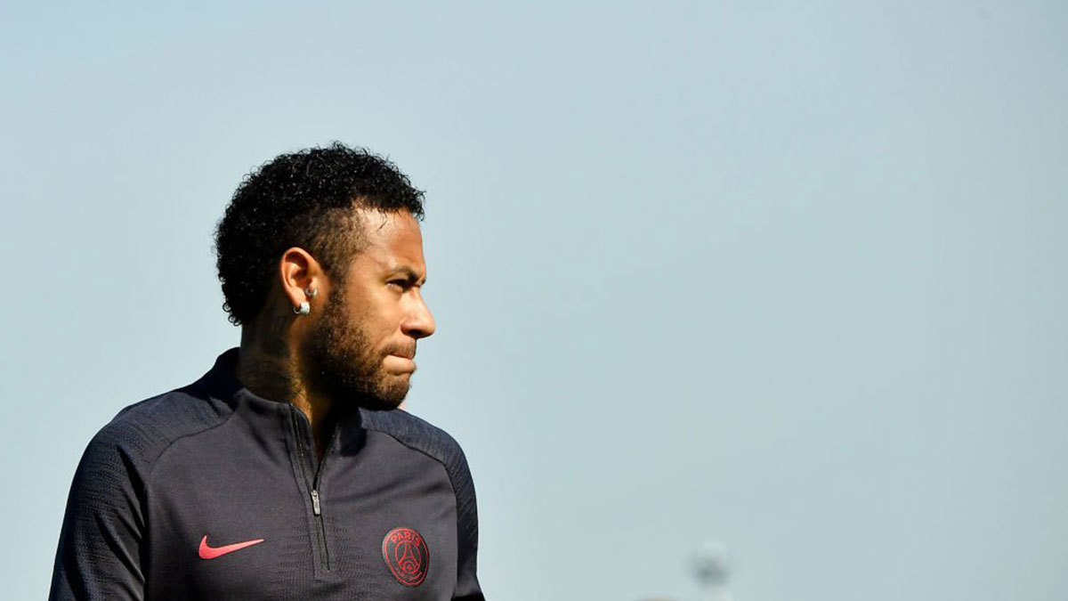 نيمار "معجب" باحتفال غريزمان بهدفه في مباراة برشلونة وريال بيتيس (صورة)