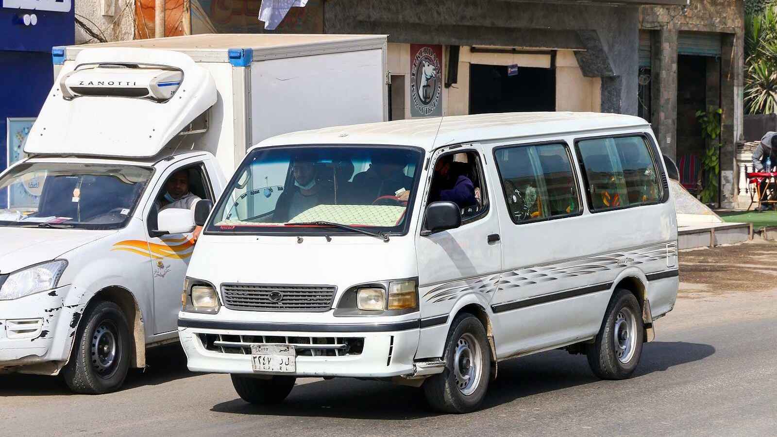 مصر.. طالبة تقفز من "ميكروباص" بعد تعرضها للتحرش