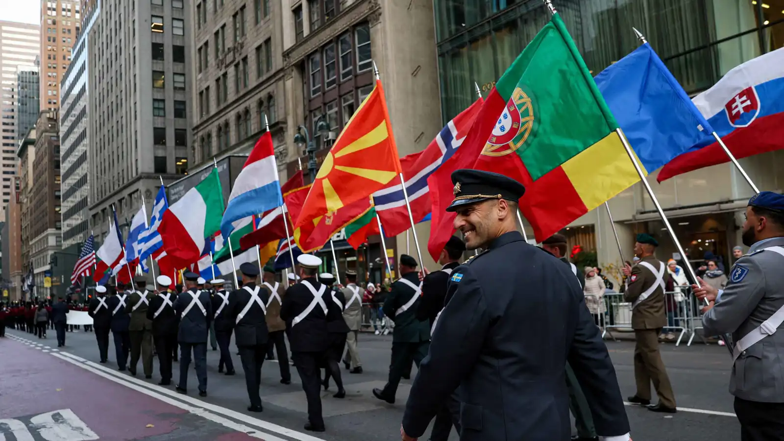 خطاب عدائي وتحذير من "حرب كبرى".. ماذا يطبخ الغرب لروسيا؟