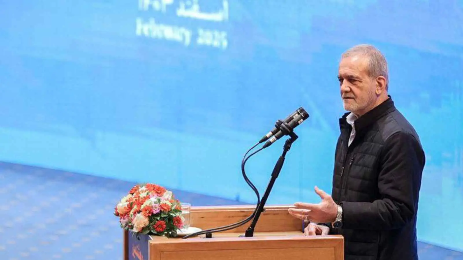 بسبب إقالة همتي.. بازشكيان يهاجم البرلمان الإيراني