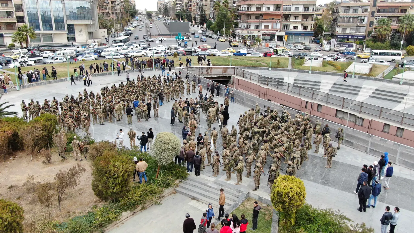 خاص- وسط مخاوف عراقية.. مصادر تكشف عن أعداد الأجانب في الجيش السوري