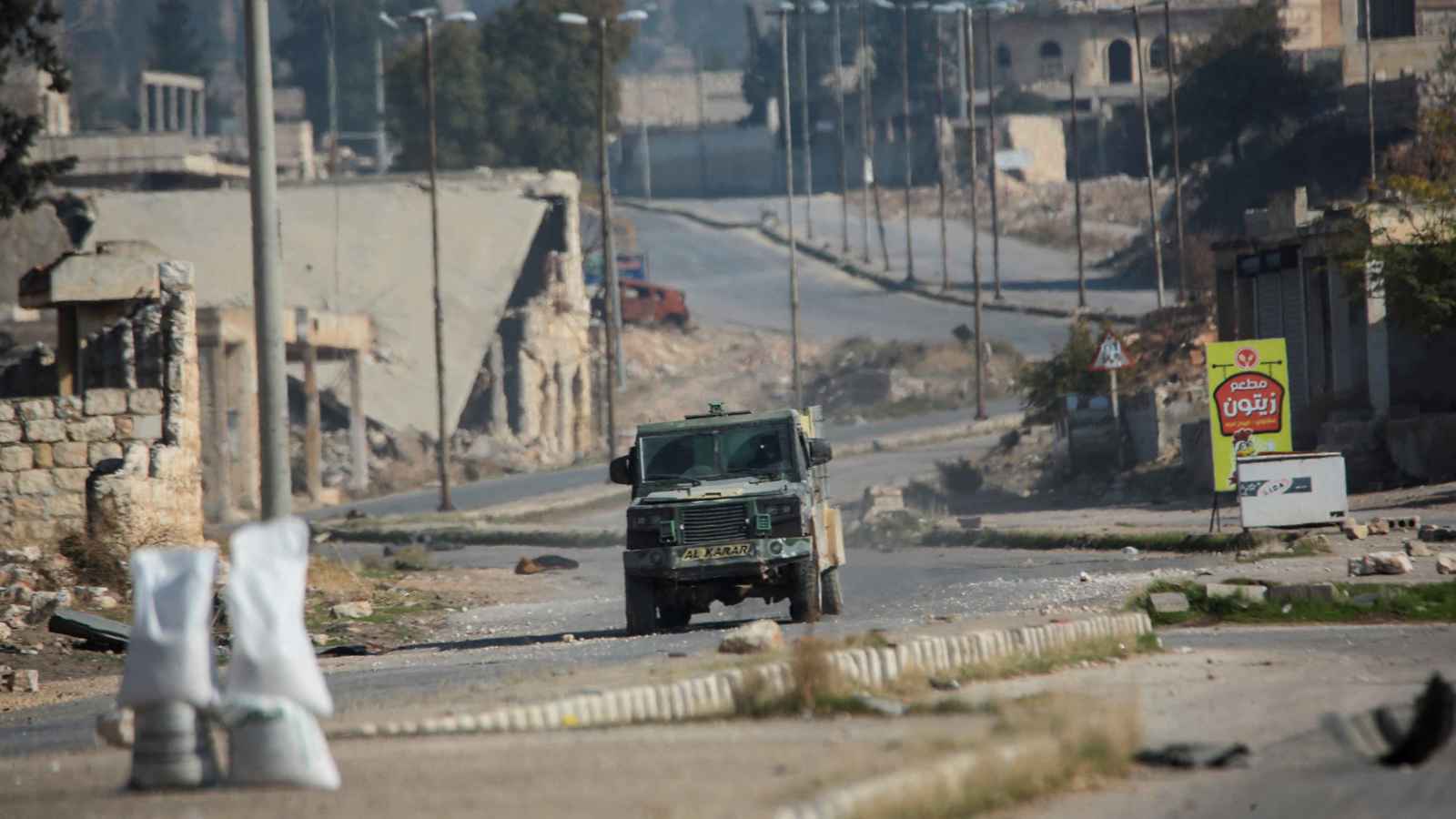 "ليلة ساخنة".. هلع وترقب بين المدنيين في حلب وإدلب